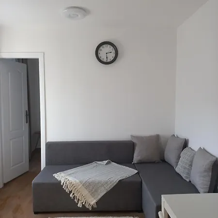 сјајни лешник